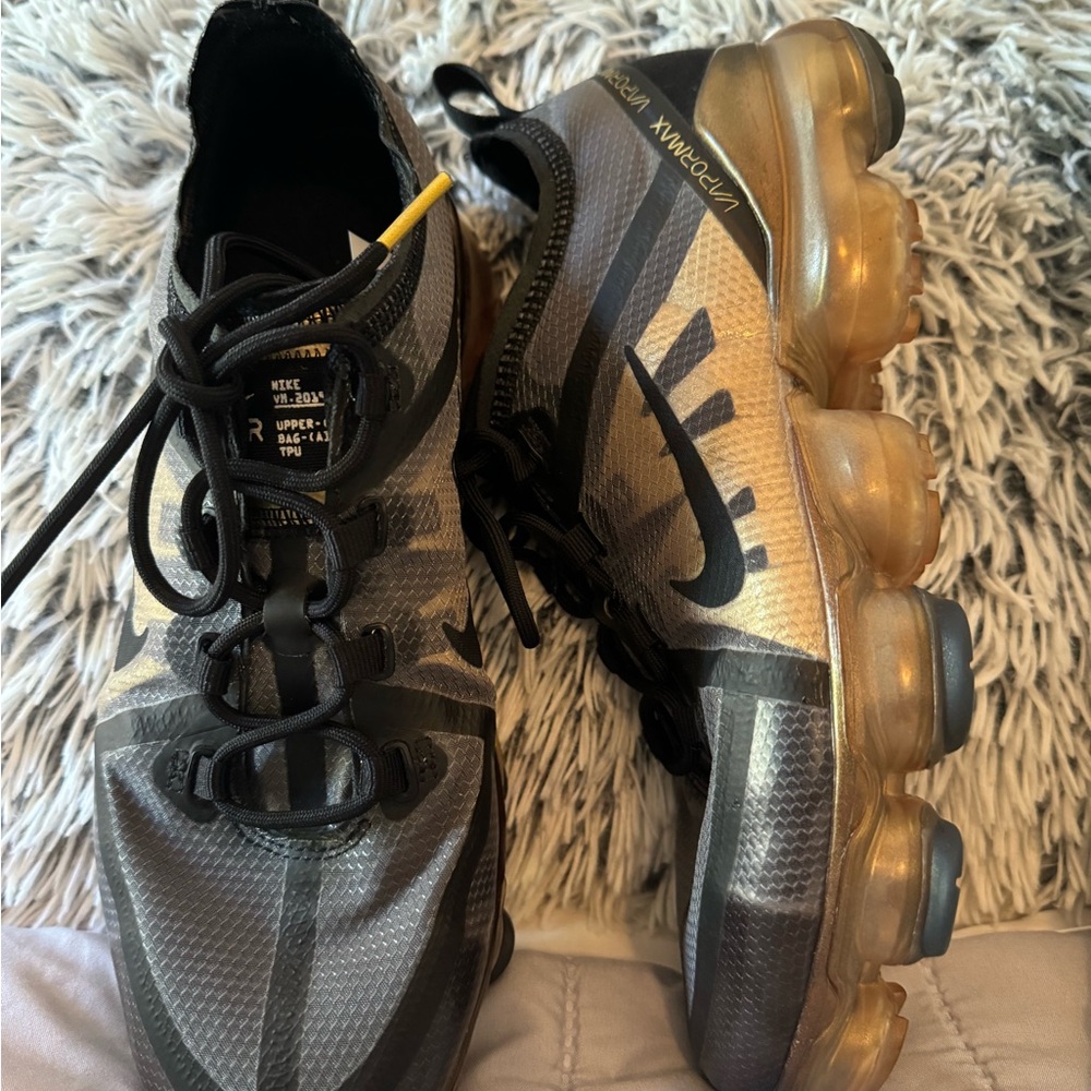 NIKE 2019 Limited Women’s Vapormax Sneakers Size 8 - Picture 3 of 6